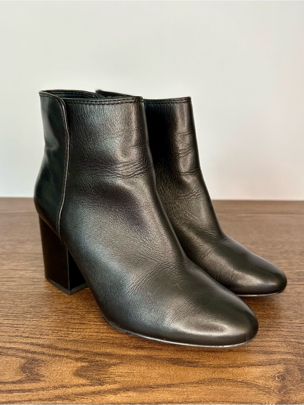 Aldo Black Leather Bootie Size 6.5